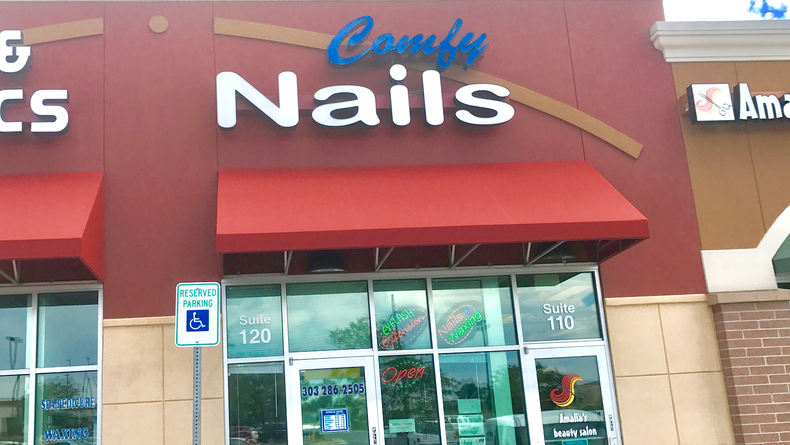 Comfy Nails logo